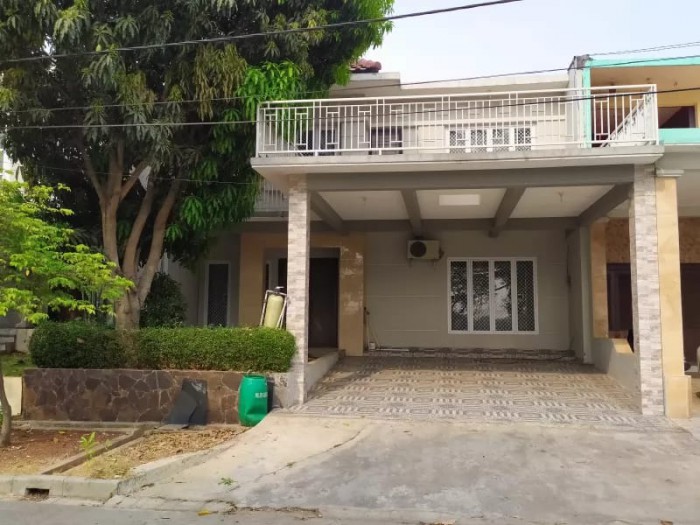 Rumah Disewakan Fully Furnished Plus Kolam Renang di Taman Beverly Lippo Cikarang